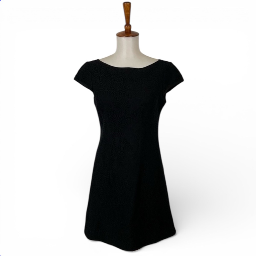 Nanette Lepore Black Lace Dress Women’s 2 LBD Crew Neck Short Sleeve Mini